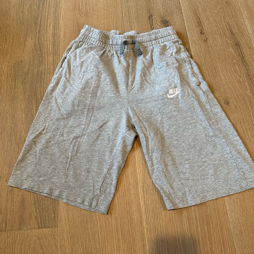 Nike Boys Shorts - Large